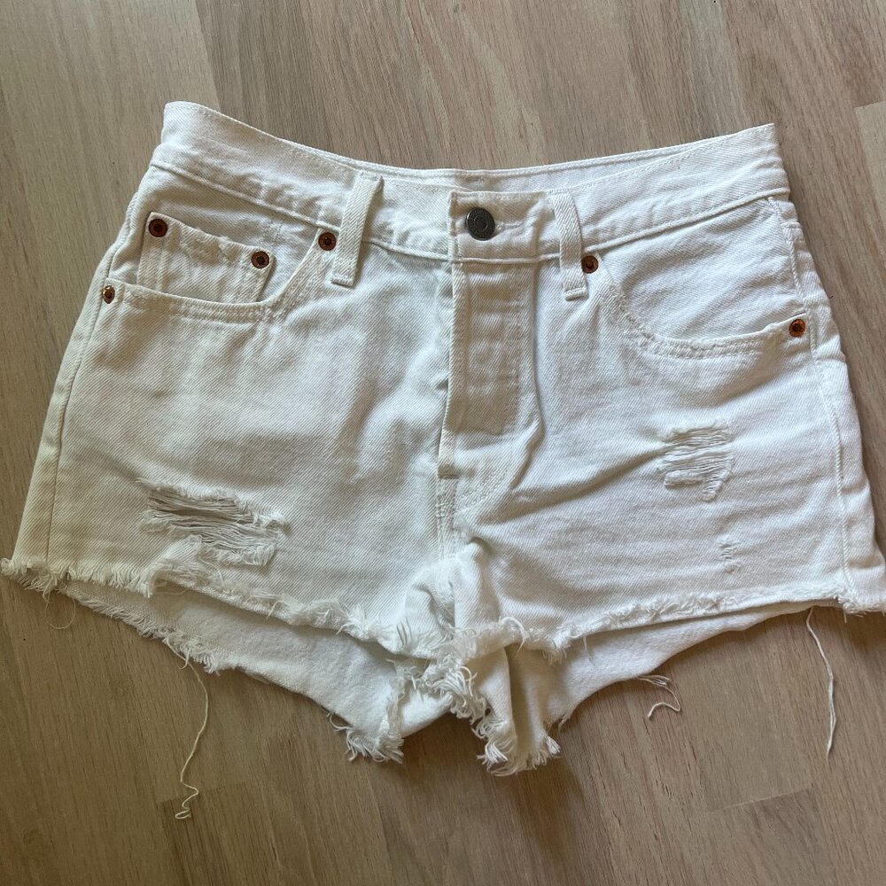 Levi's 501 White Shorts